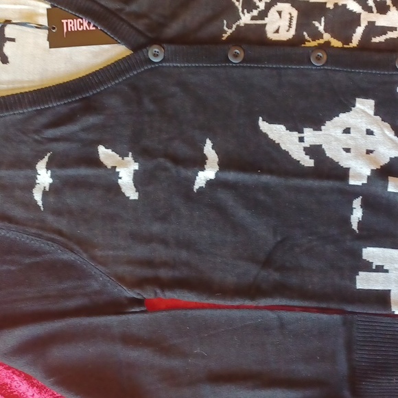 DOLLSKILL 2X TRICKZ N TREATZ BLACK/WHITE LONG-SLEEVED CARDIGAN BUTTON DOWN - Picture 8 of 16